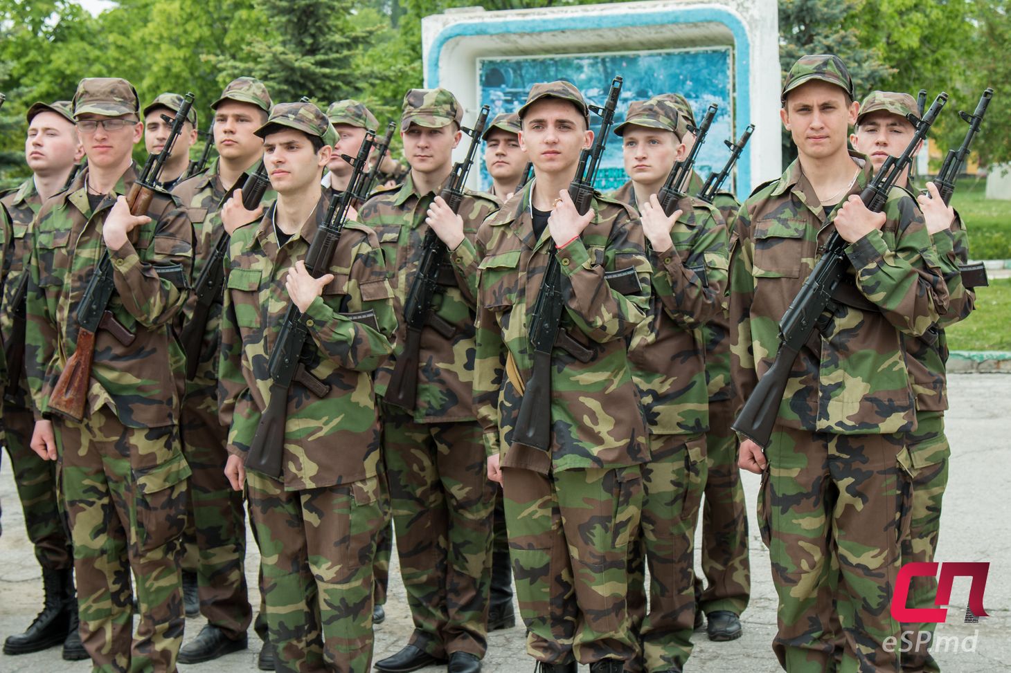 Принесение присяги студентов военной кафедры в Бельцах