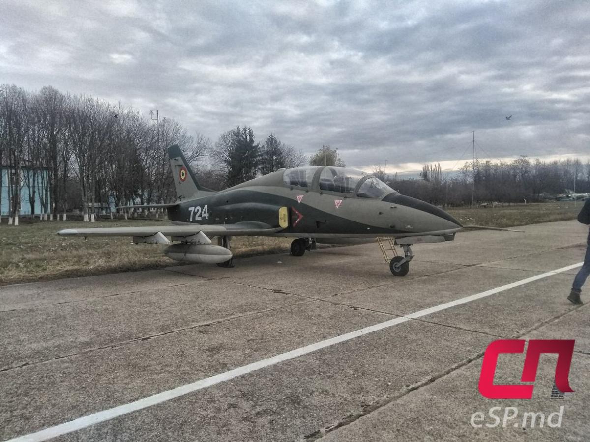 Румынский IAR-99 — основной самолёт авиабазы в Бакэу.