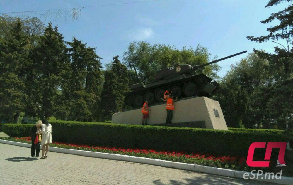 Фото дня: Бельцы готовятся ко Дню Победы фото 1