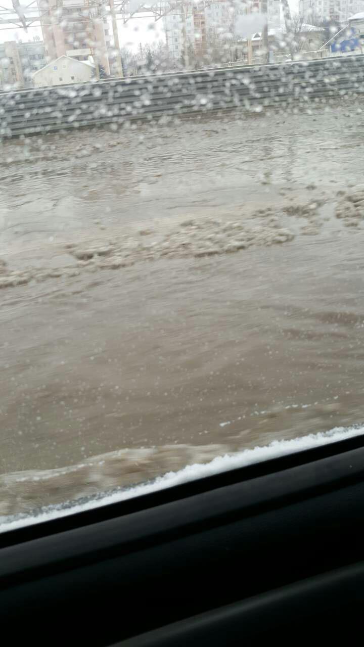 Сильный прорыв водопровода на «БАМе» фото 3