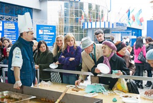 Cea_mai_mare_mamaliga Рекорд: мамалыга с токаной на 2000 порций