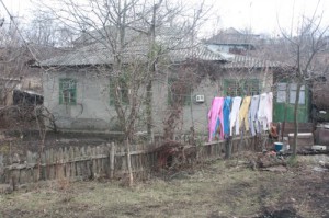 В доме, откуда забрали детей, нет электричества, и он не всегда отапливается