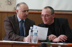 Николай Ункуцэ (слева): «Документацию, на что было затрачено столько средств, нам не предоставили»