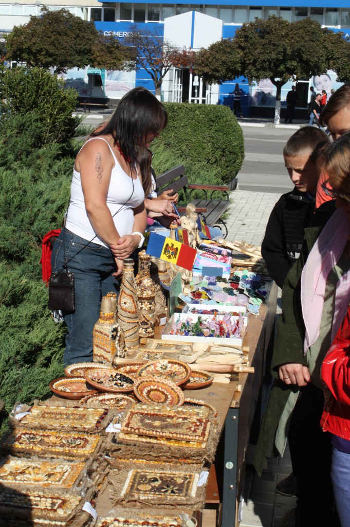 Сегодня в Бельцах отмечают праздник национального языка фото 4