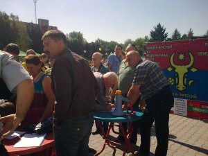 В Бельцах собирали подписи за привлечение к ответственности унионистов фото 1