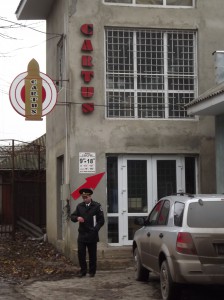 В Бельцах обокрали оружейный магазин фото 3