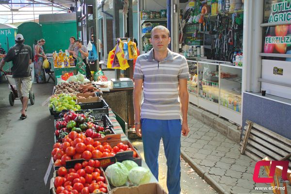 Вячеслав Цаулян Пример честности: продавец рынка нашёл покупателя, забывшего кошелёк