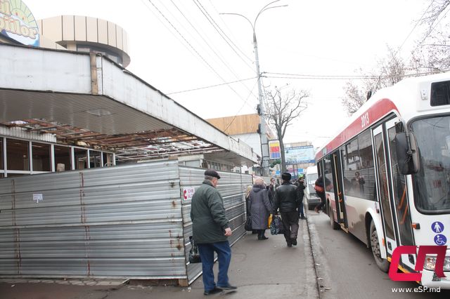 Image01 На центральной остановке снова не пройти фото 1