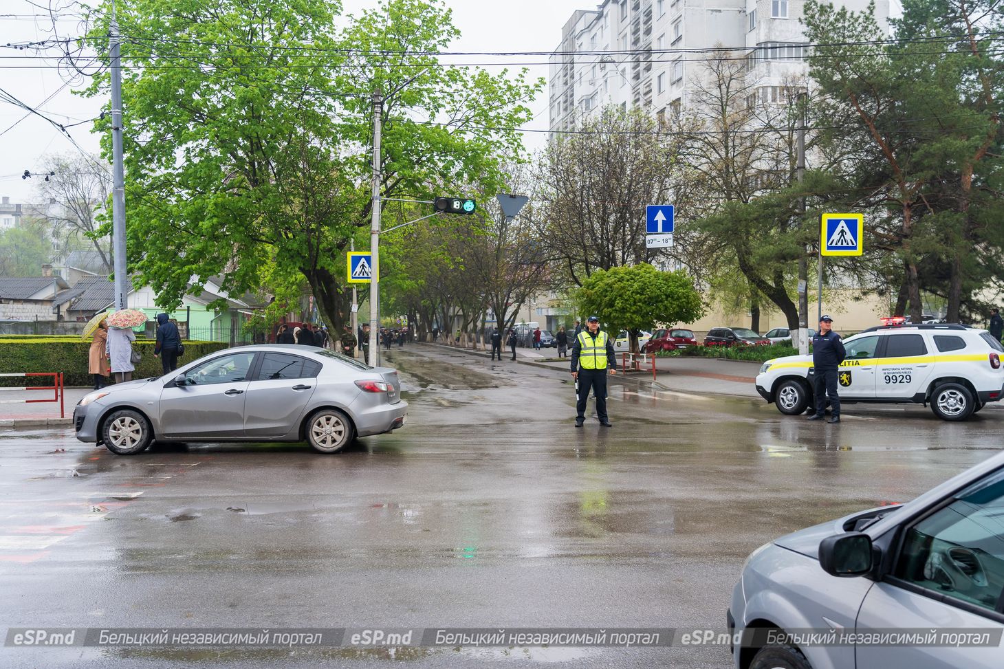 полиция перекрыла дорогу