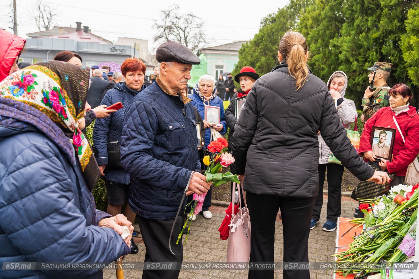 возложение цветов