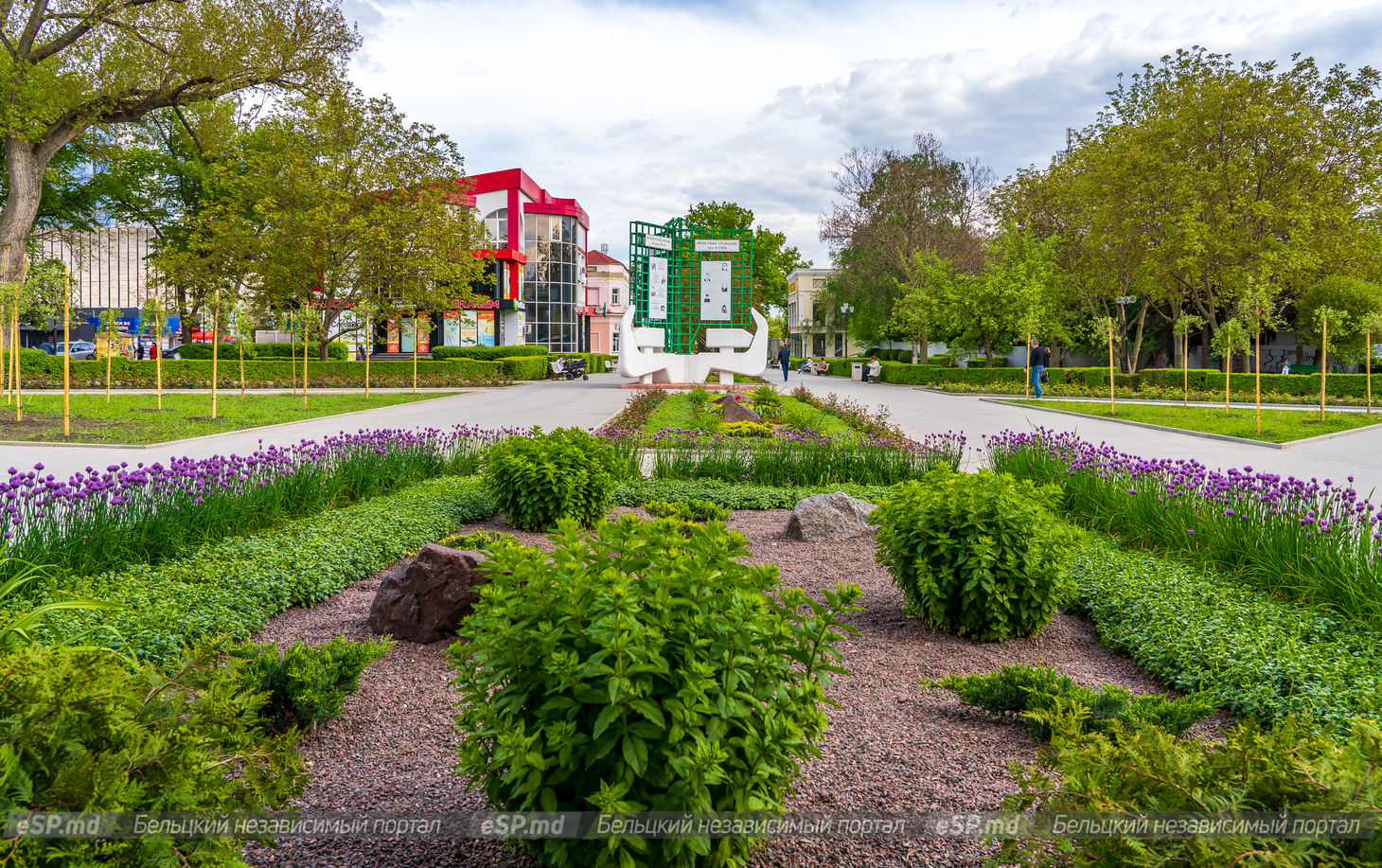 сквер за центральной остановкой