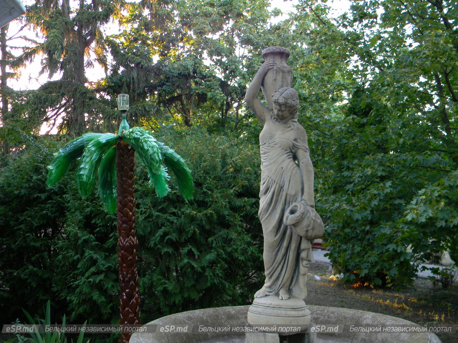 статуя в селе