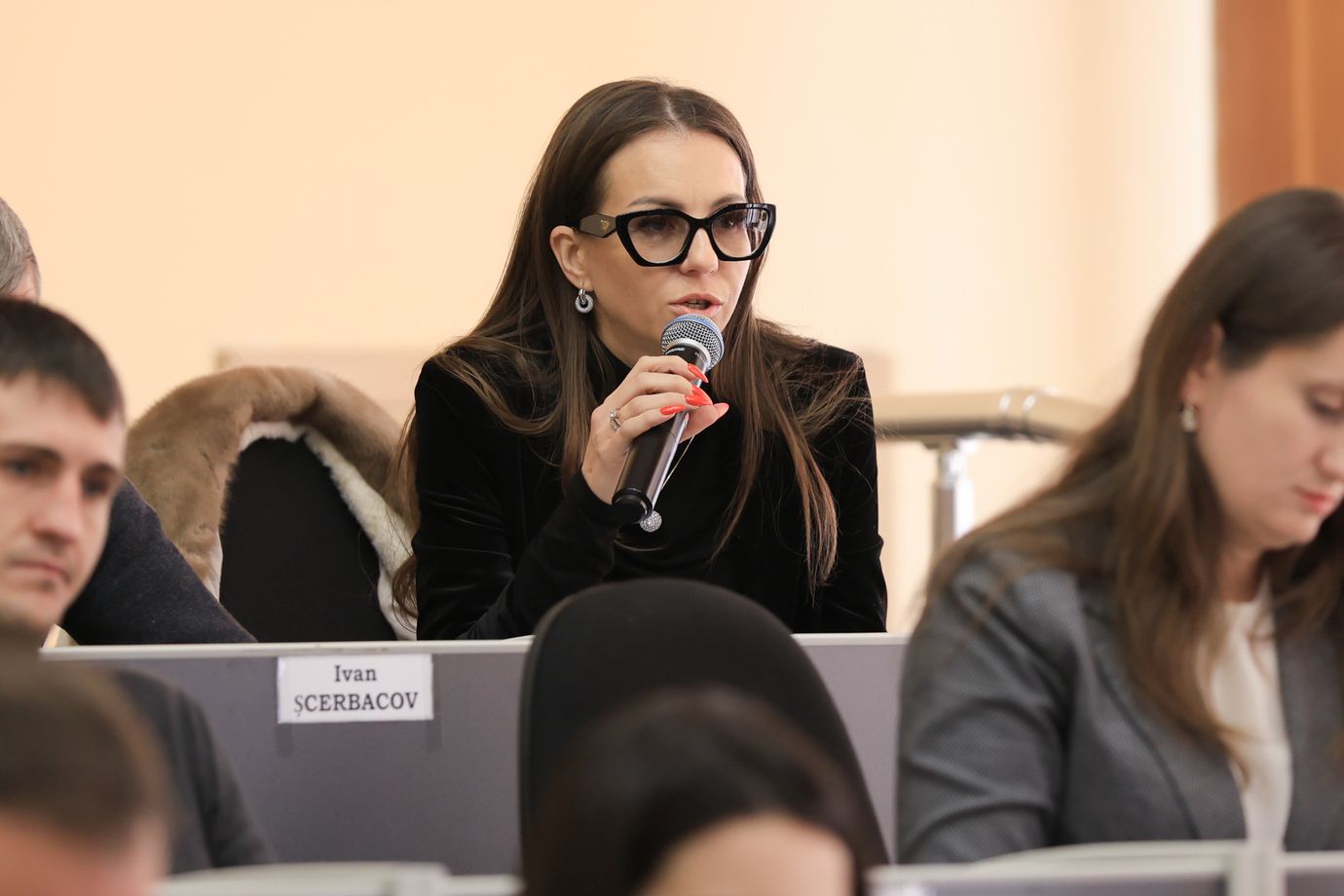  председатель фракции «За Бельцы» Светлана Светличная в свою очередь поддержала кандидатуру, выдвинутую примаром.