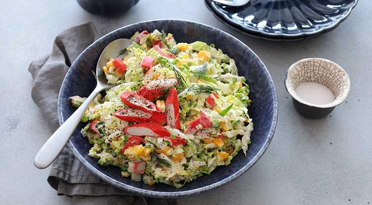 Крабовый салат с морской капустой