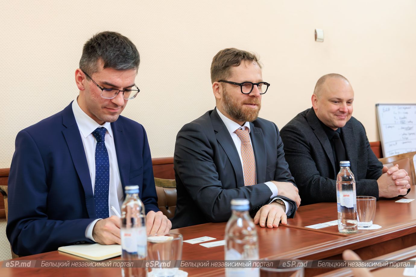Тадас Валионис (в центре) отметил, что рассчитывает на хорошие партнёрские отношения с северной столицей Молдовы.
