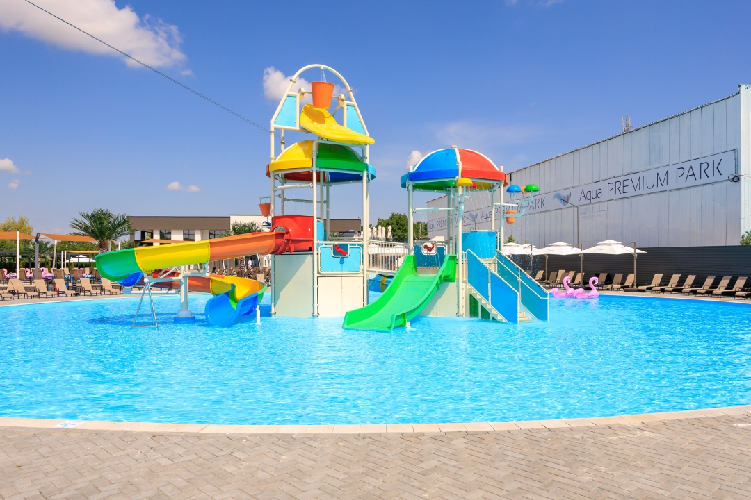 Веселые игры в детском бассейне Aqua Premium Park: радость для маленьких посетителей