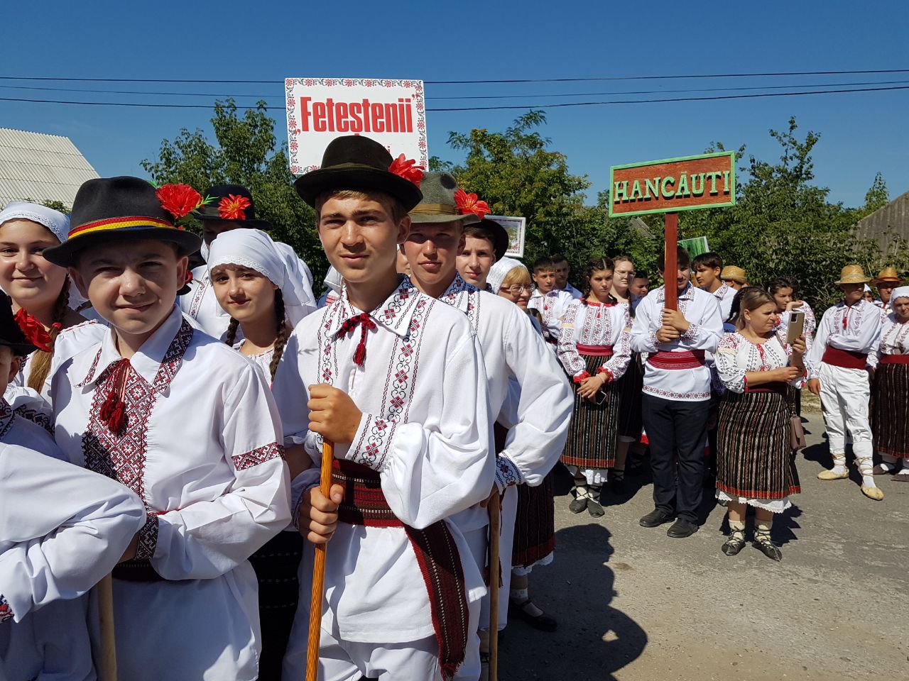  Фестиваль - Песни, звучащие на лугу - «Cântă de răsuna Lunca»