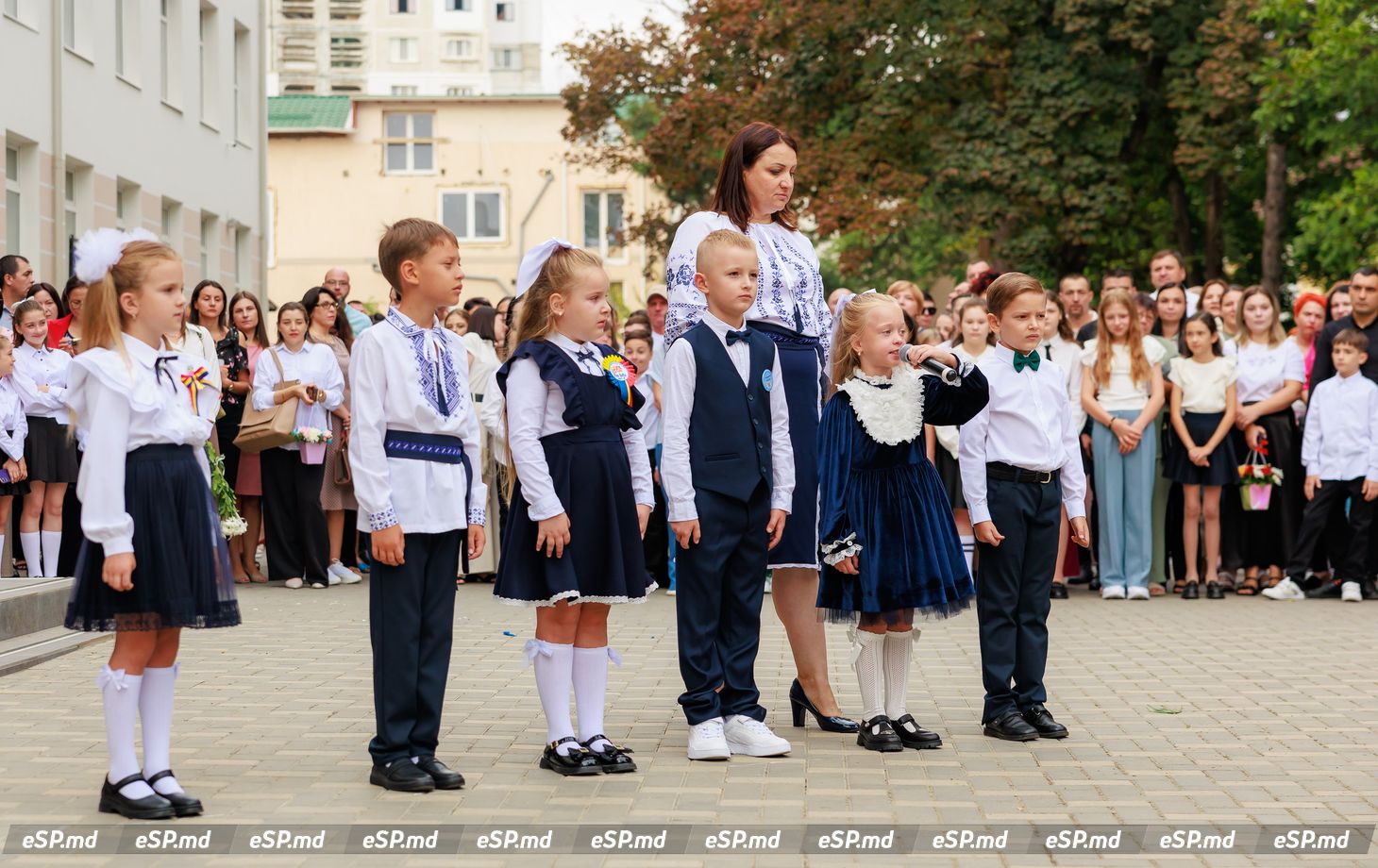 1 сентября лицей Эминеску Бельцы