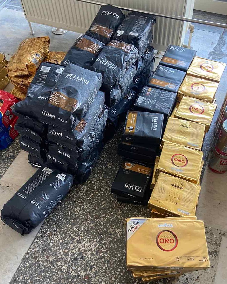 Leușeni: Cafea și baterii pentru invertoare fotovoltaice nedeclarate фото 3