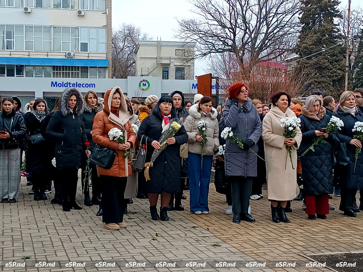 В Бельцах почтили память классика национальной литературы Иона Крянгэ фото 9
