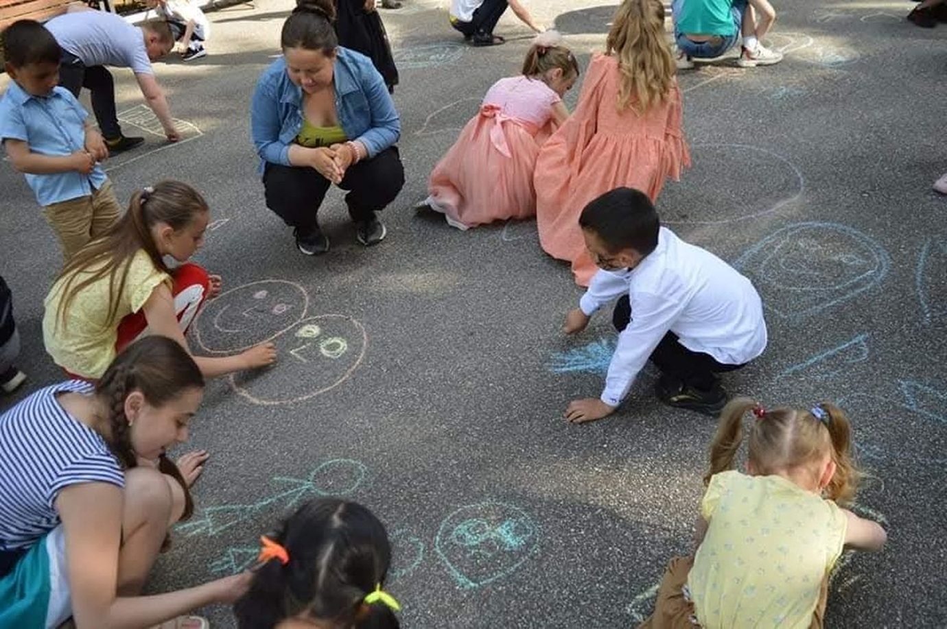 В коммуне Ротунда Единецкого района обустроили современную площадку у Дома культуры фото 3