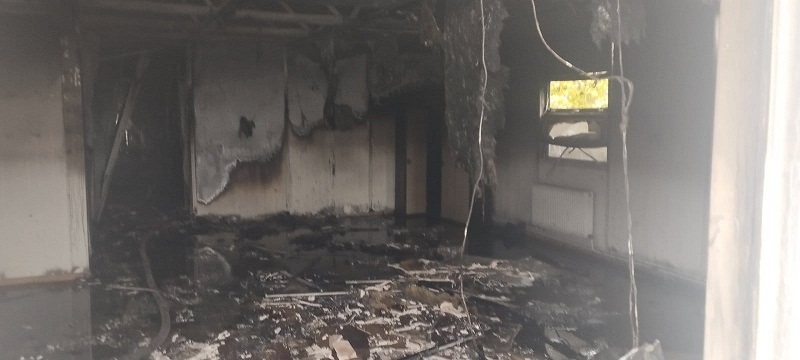 В Ватре сгорело временное общежитие рабочих, 15 человек эвакуированы фото 1