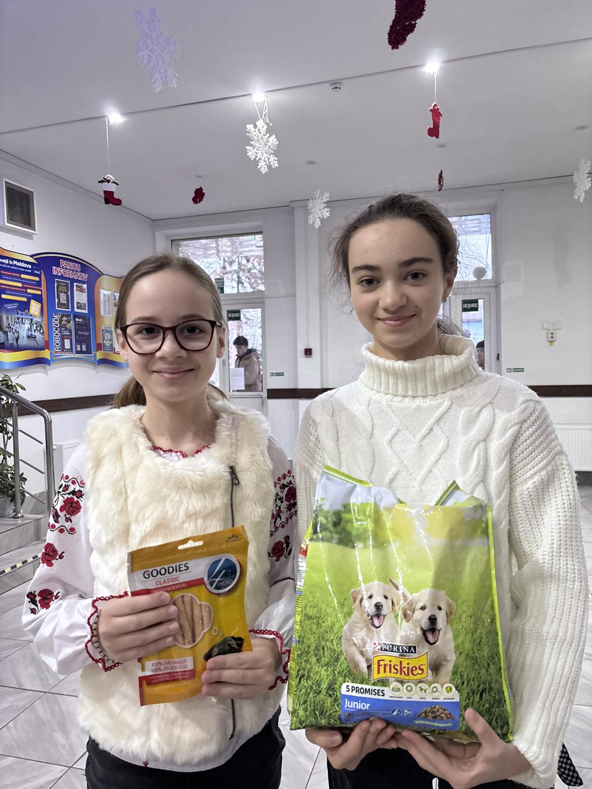 Школьники лицея Эминеску