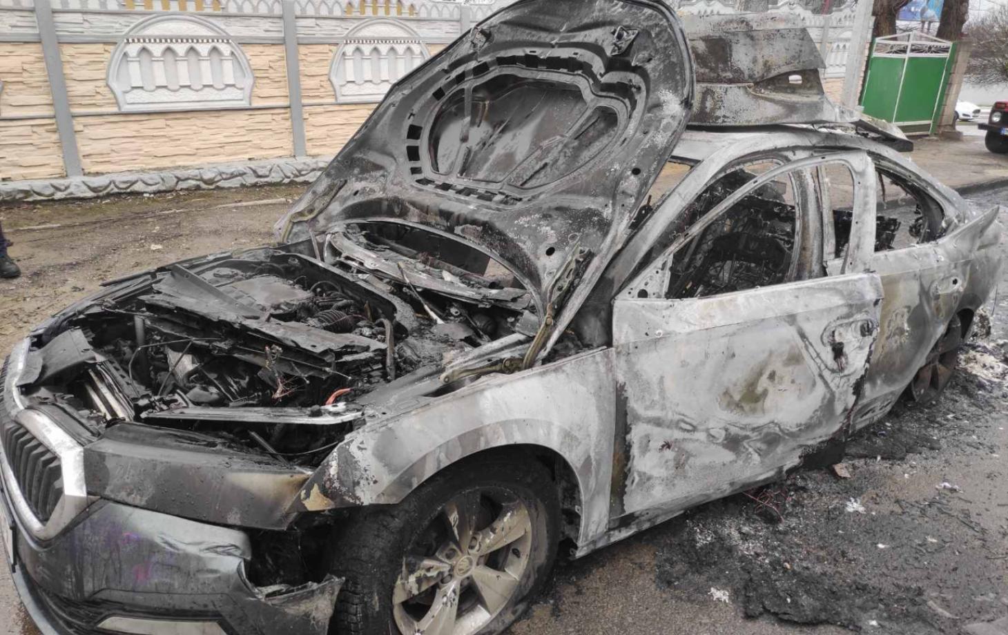 загорелась машина