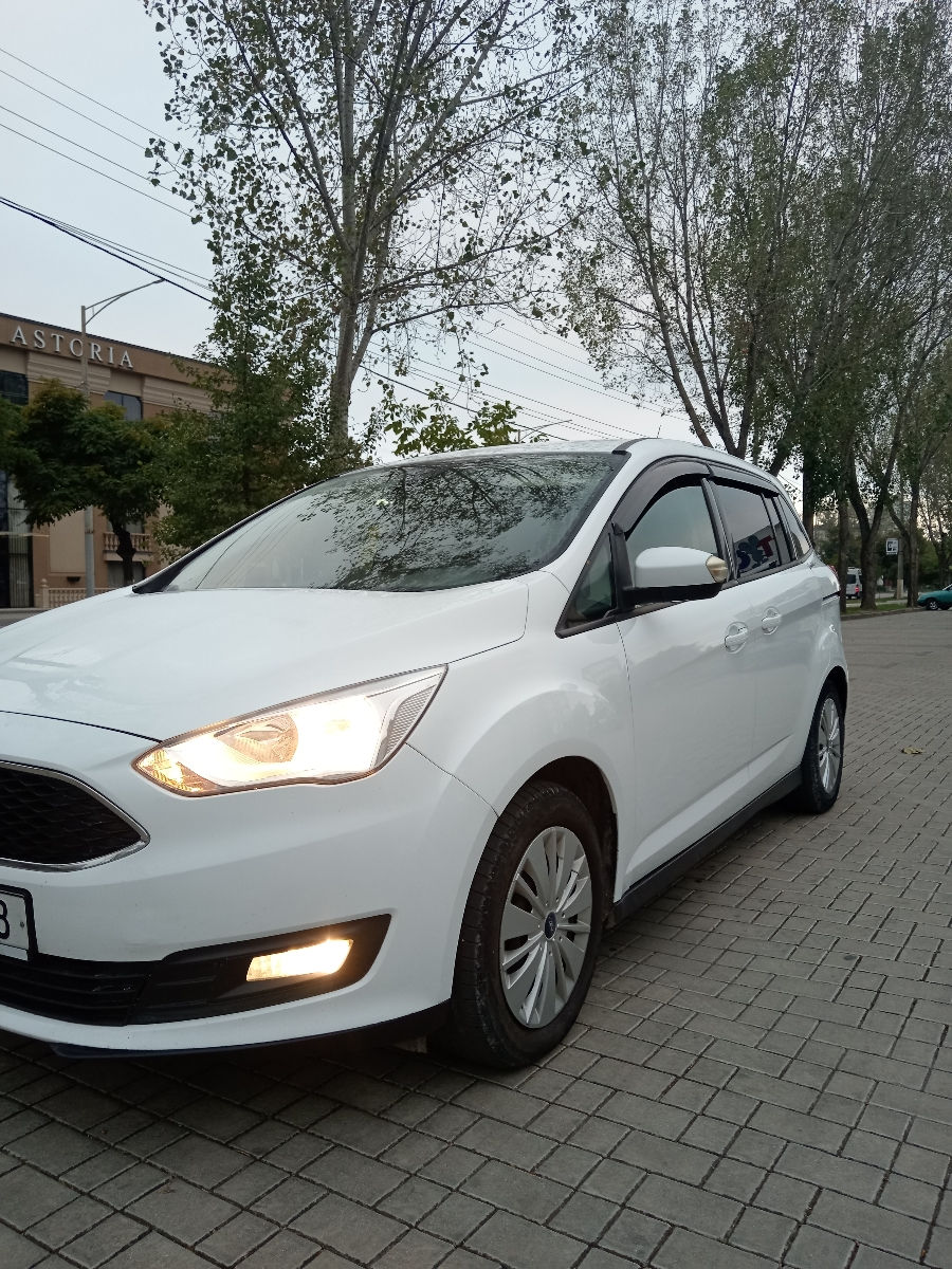 7-местный автомобиль на продажу в Бельцах 9