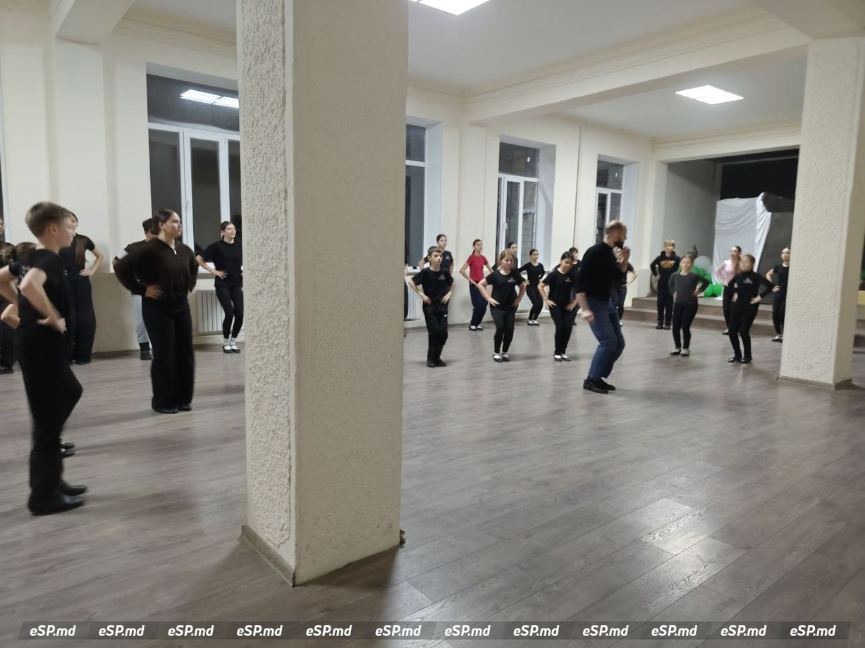 группа “Folclor” mun. Edineț. 