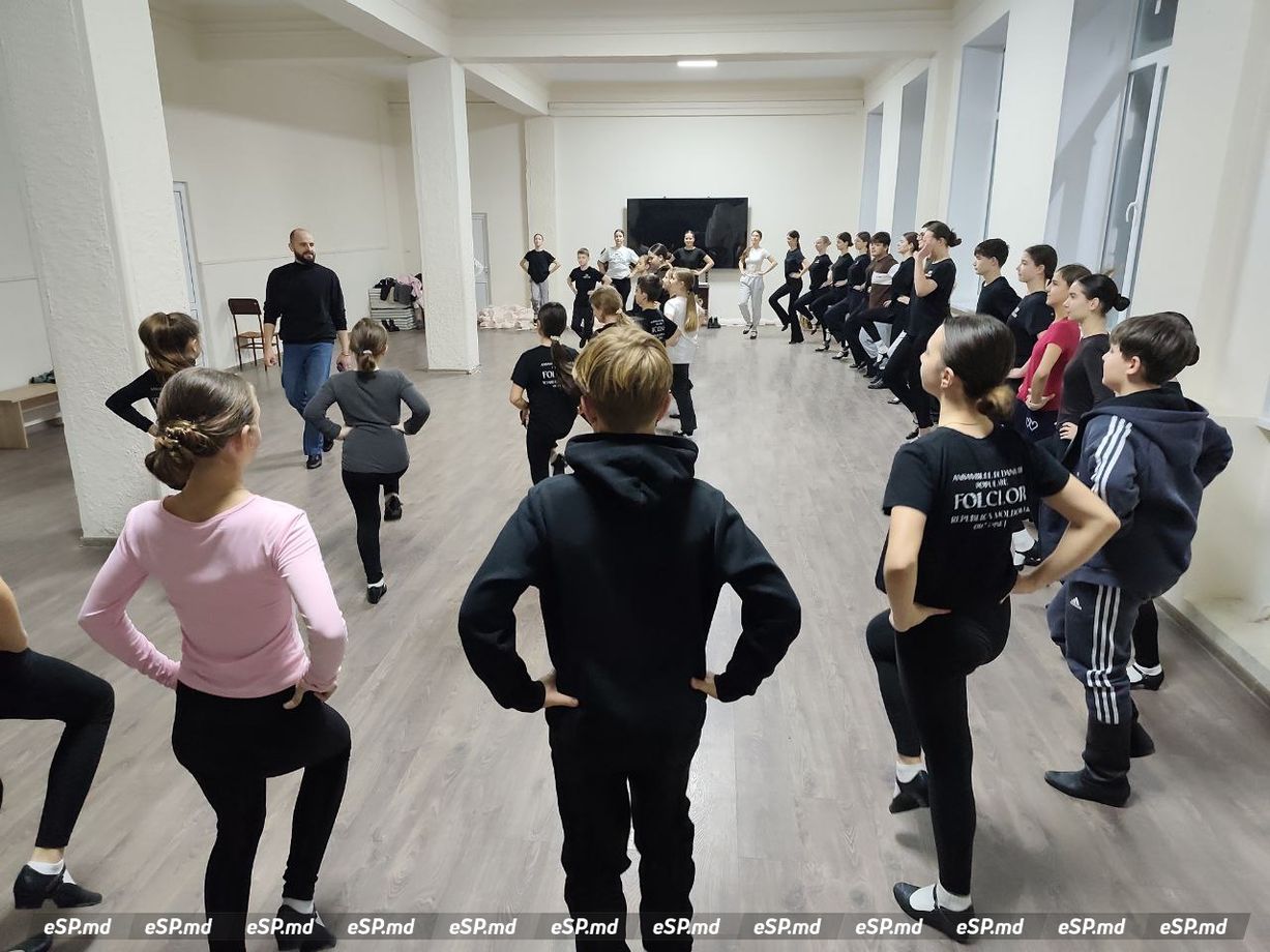 группа “Folclor” mun. Edineț. 