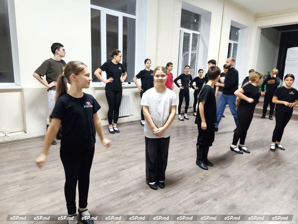 группа “Folclor” mun. Edineț. 