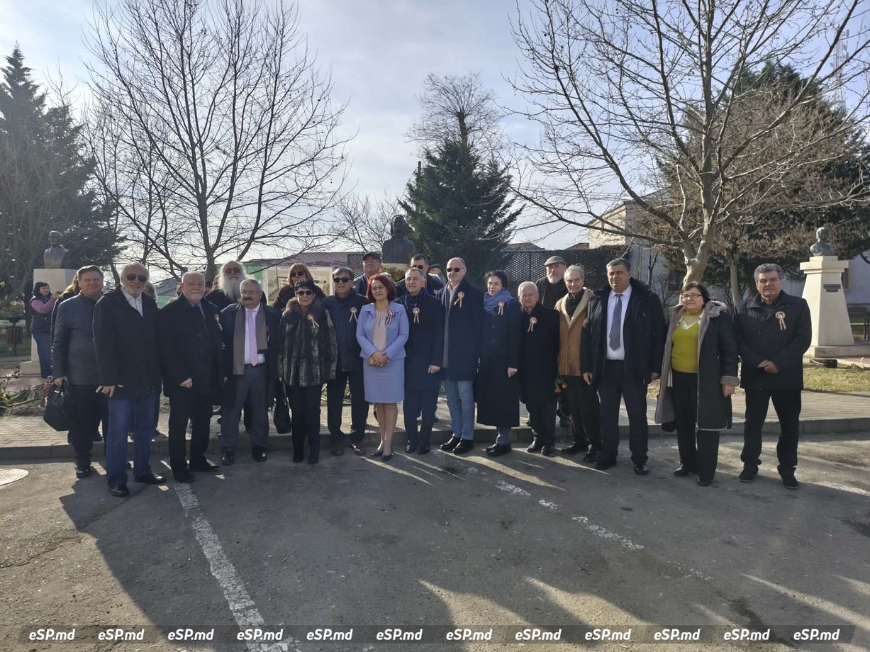 Рымнику-Сэрат город-побратим Единец