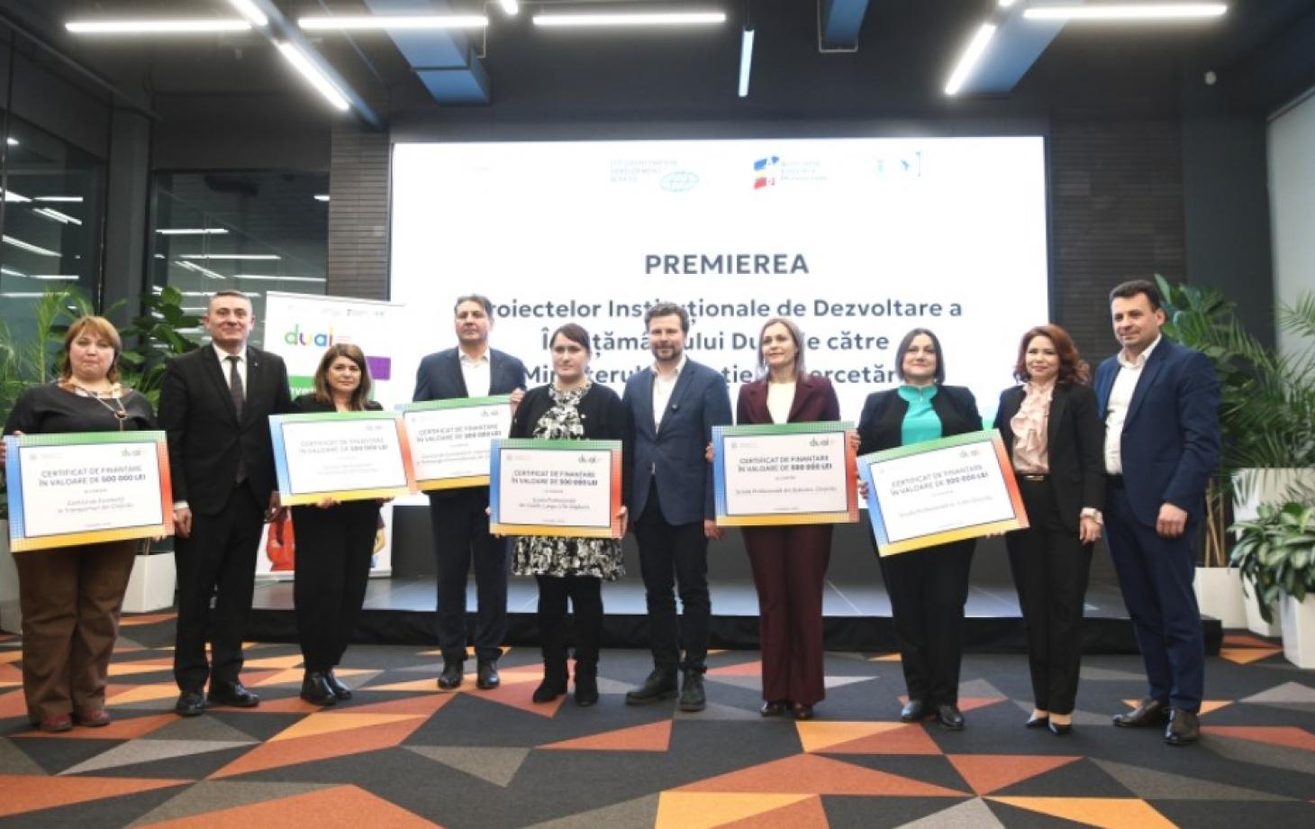 6 профшкол и образцовых центров Молдовы получили премии за дуальное обучение