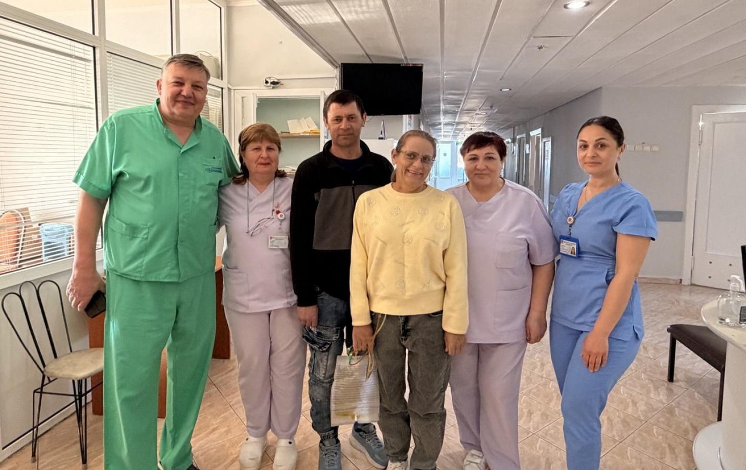 Брат спас сестру: в Молдове пересадили печень от живого донора малоинвазивным методом