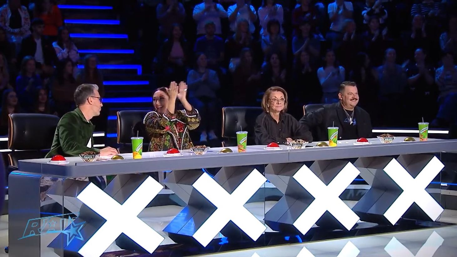 Folclor и Вasarabenii - танцоры в Единцах