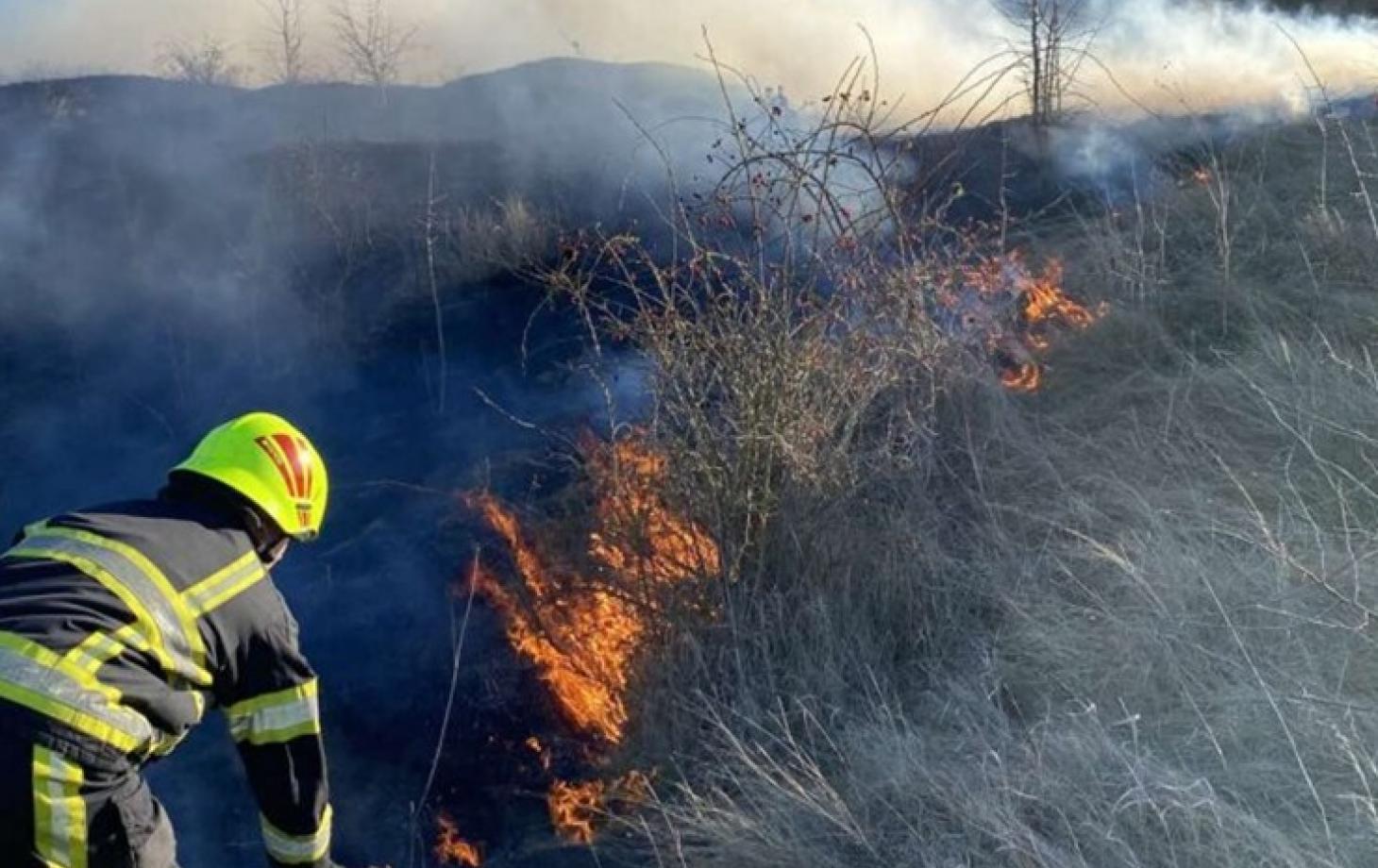 В Глодянском районе при возгорании сухой травы пострадал мужчина