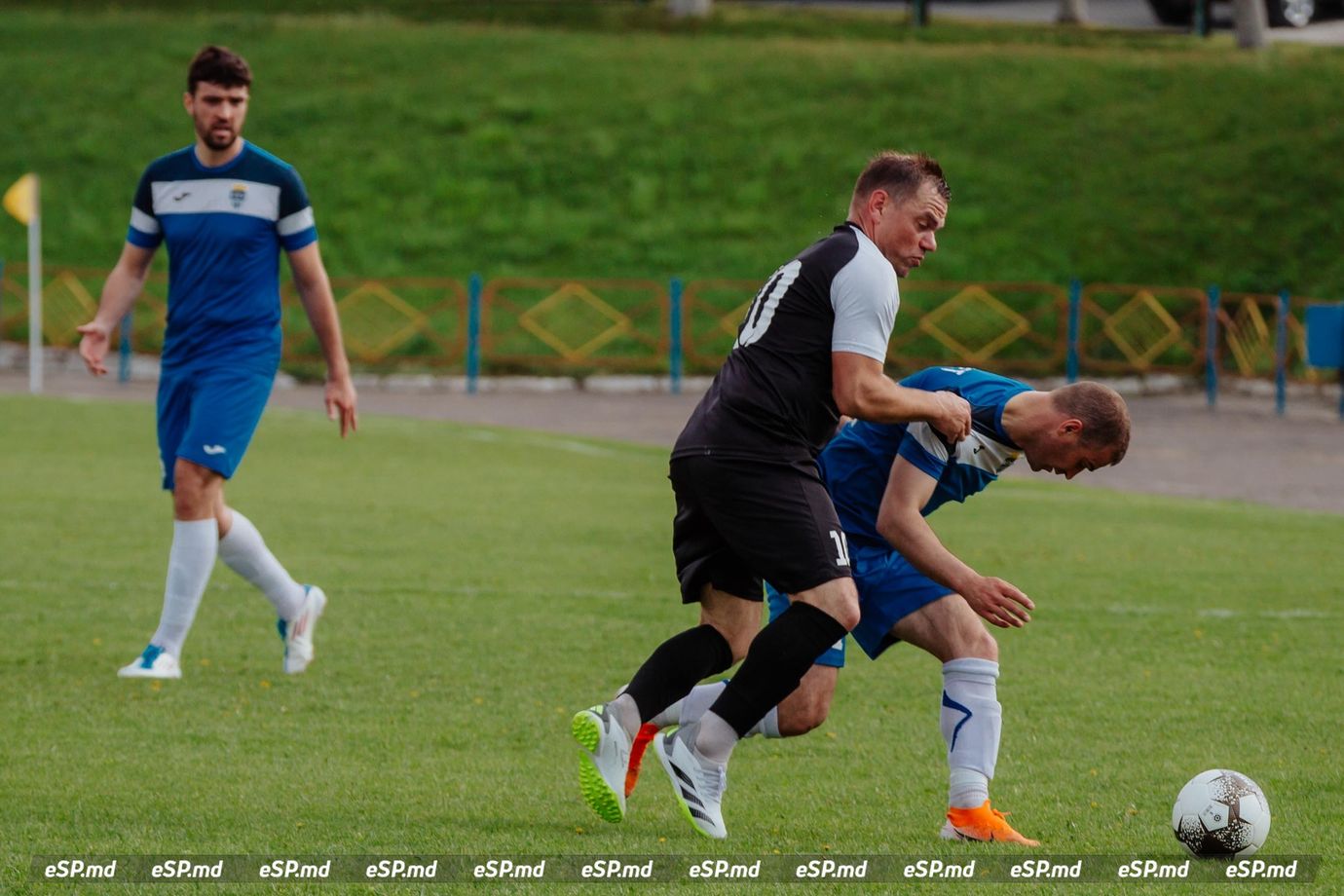 Футбол в Единцах