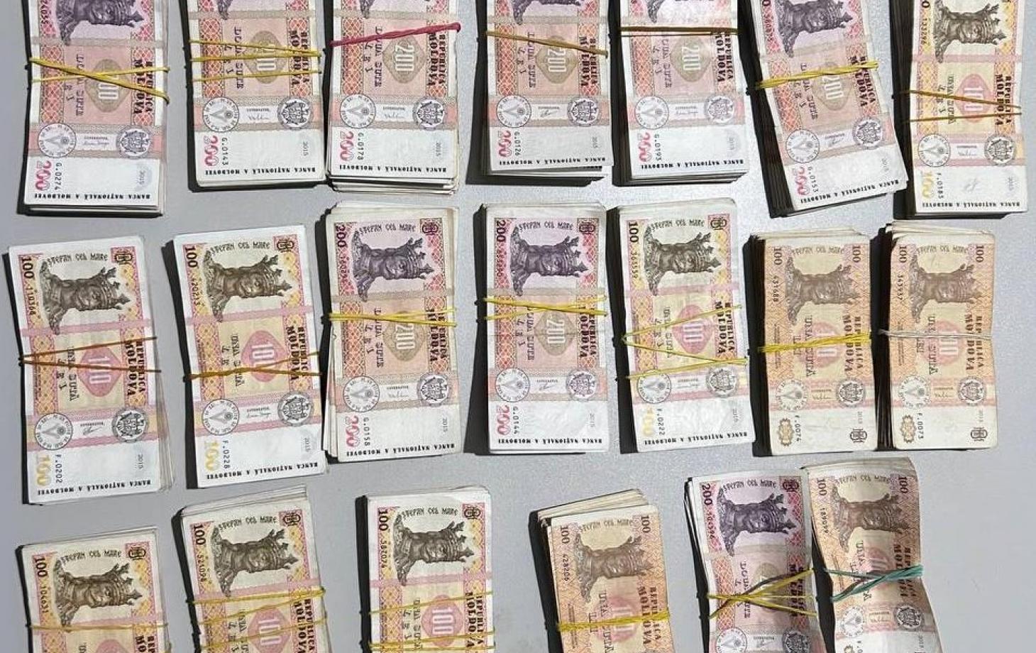 В Бельцах трое мошенников обманули женщину на 500 000 леев: их задержали