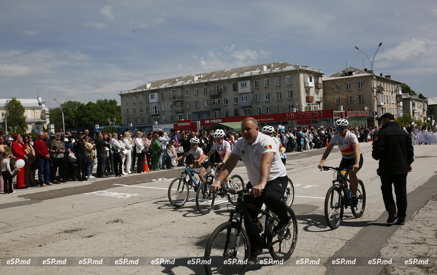 Как прошёл парад в честь Дня города Бельцы-2026: фото 25