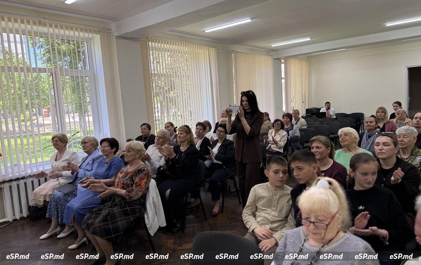Творческий кружок «Seniorii» концерт ко Дню семьи фото7