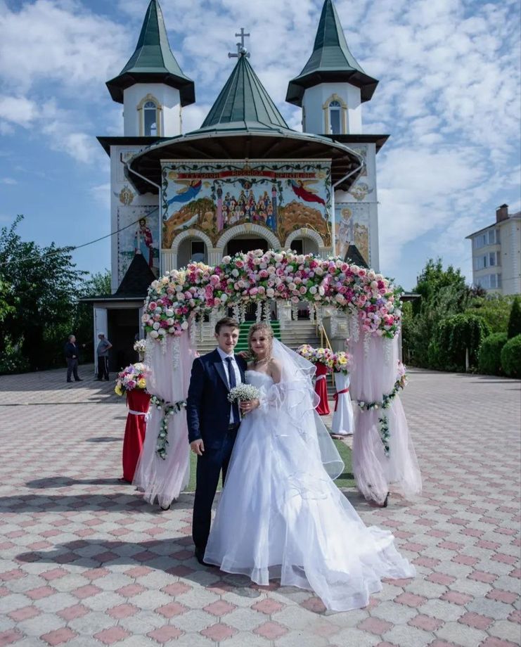 Венчание в церкви в Бельцах