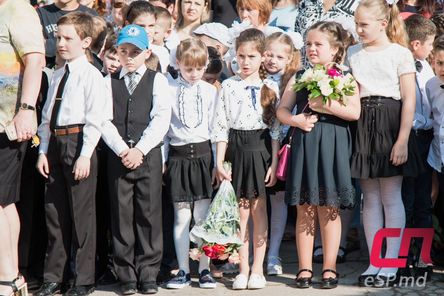 Последний звонок, линейка, Бельцы, лицей им. Гоголя