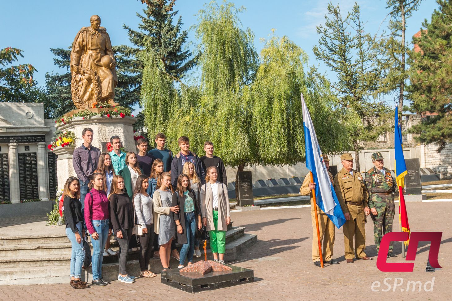 Возложение в Бельцах к годовщине Яссо-Кишинёвской операции