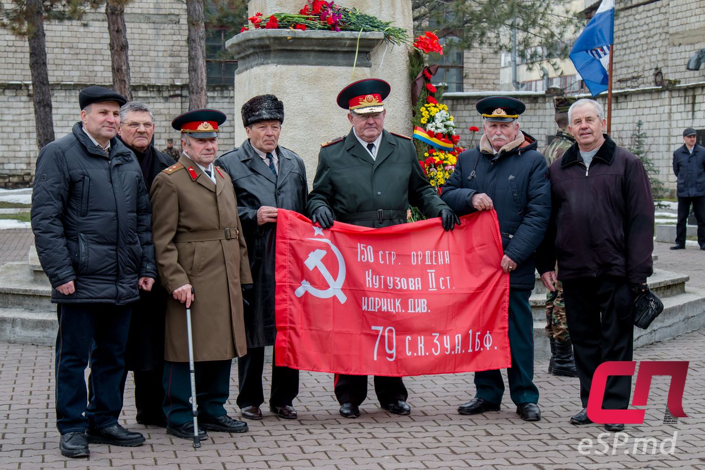 Возложение цветов к памятнику воинам-освободителей. День освобождения Бельц