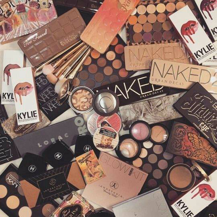 Магазин косметики и парфюмерии "Каприз"