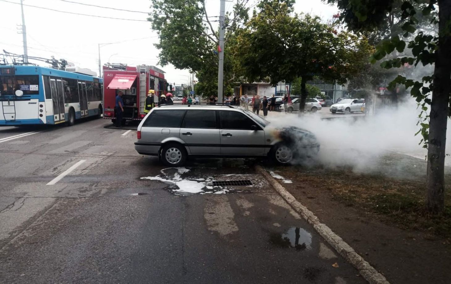 5 июля в Бельцах горел автомобиль: пассажиры получили ожоги