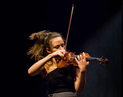 В попытке контрабанды «скрипки Страдивари» подозревают одну из лучших скрипачек Молдовы