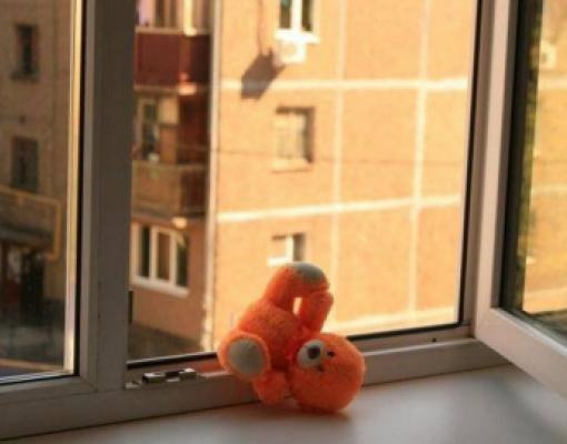 В Кишинёве трёхлетний малыш выпал из окна четвёртого этажа