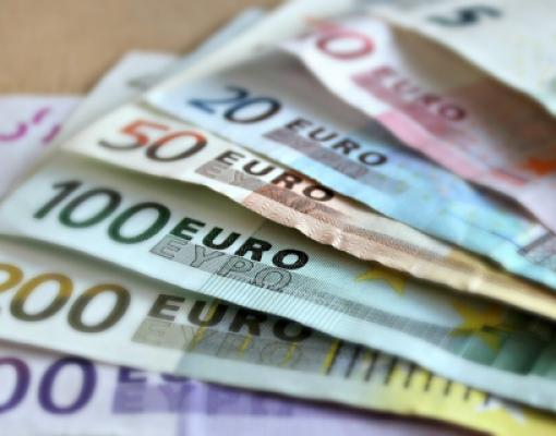деньги евро взятка